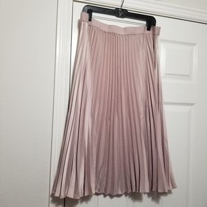 H&M - Blush Pleated, Flowy Midi Skirt - Slightly Shiny - Size XL